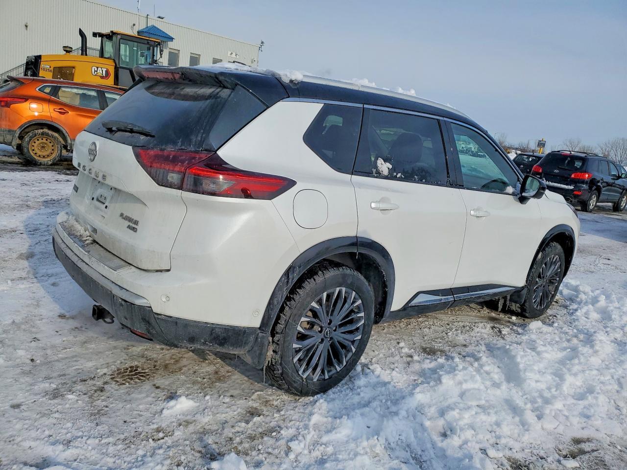 2025 Nissan Rogue Platinum - Фото 3