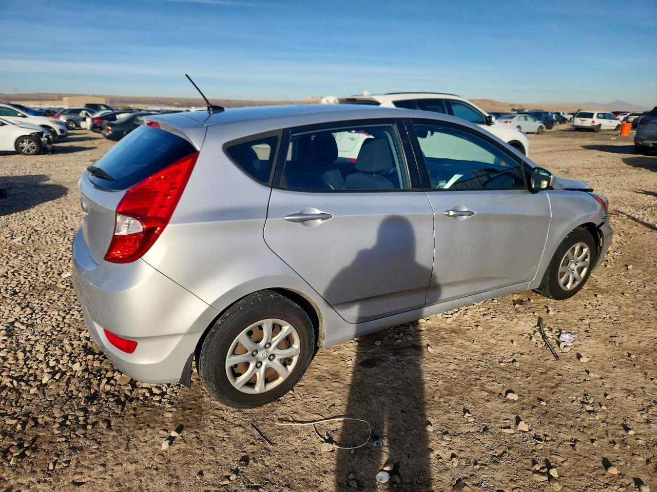 2012 Hyundai Accent Gls - Image 3