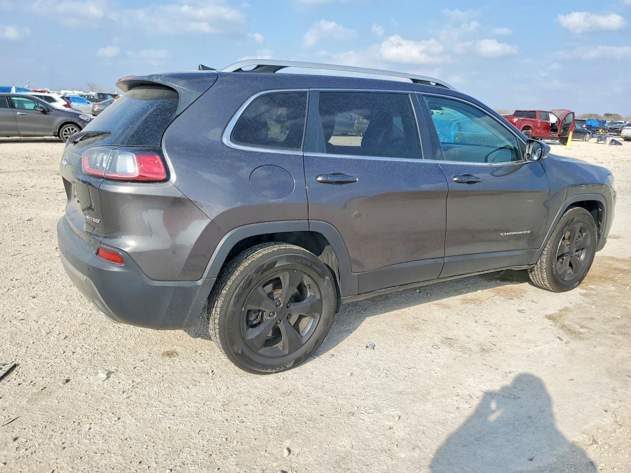 2019 Jeep Cherokee Limited - Image 3