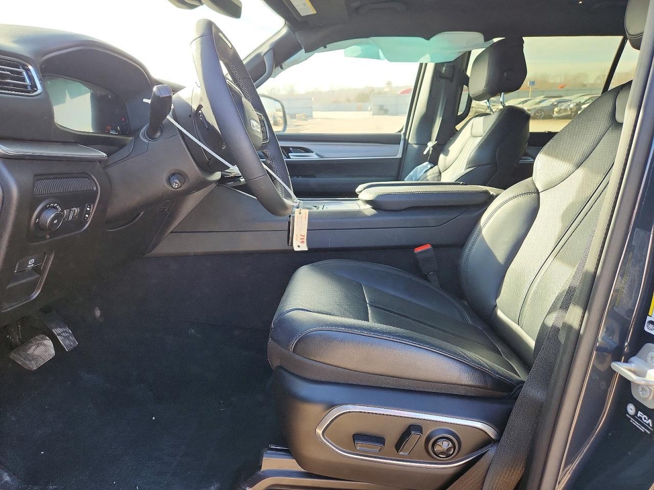 2024 Jeep Wagoneer Series Ii - Image 7