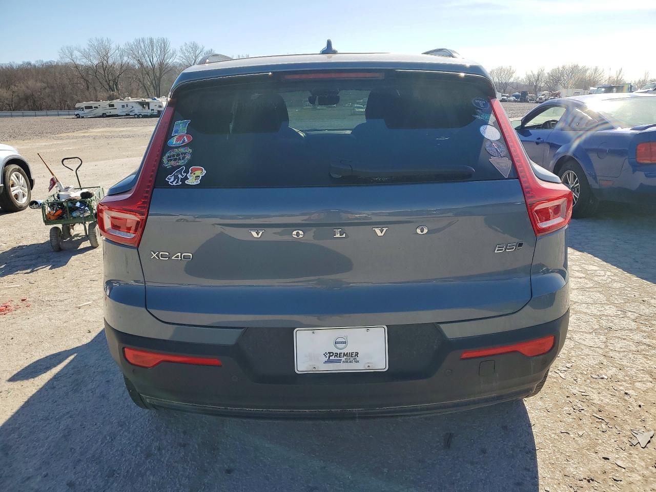 2023 Volvo Xc40 Plus - Image 6