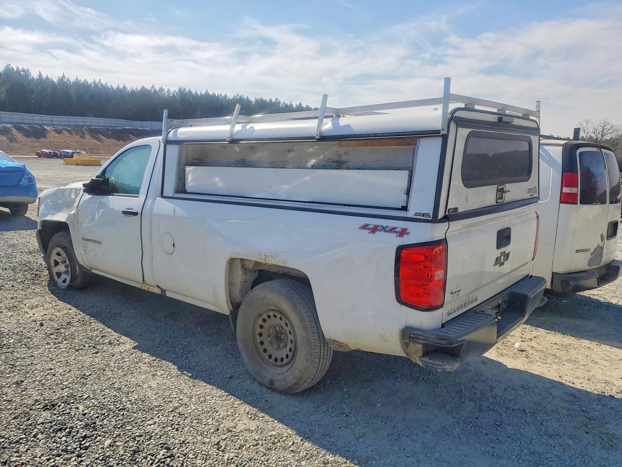 2016 Chevrolet Silverado K1500 - Фото 2