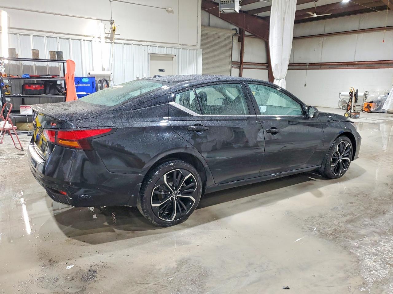 2023 Nissan Altima 2.5 Sr - Image 3