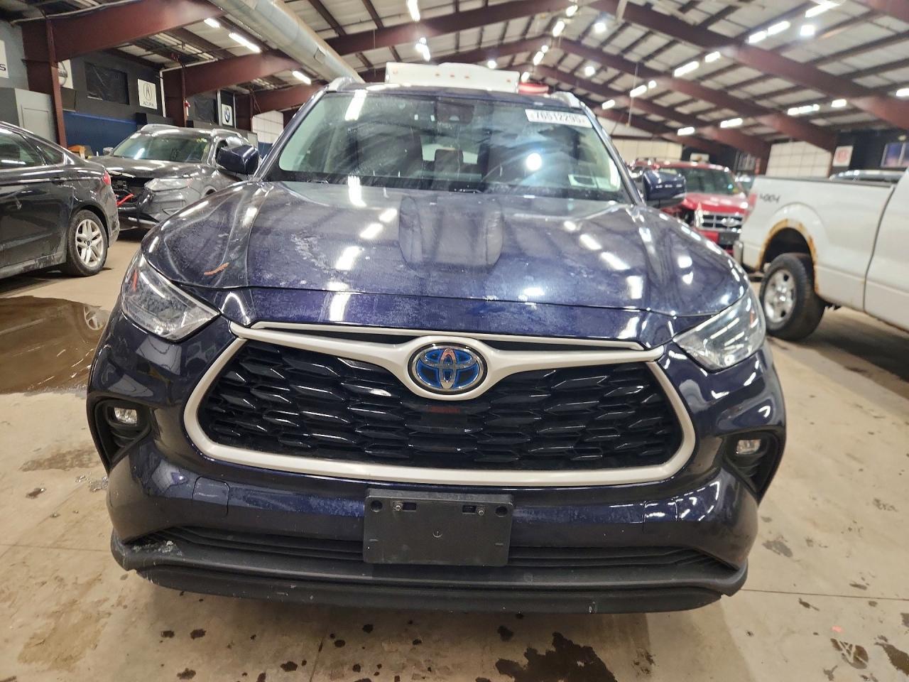 2022 Toyota Highlander Hybrid Xle - Image 5