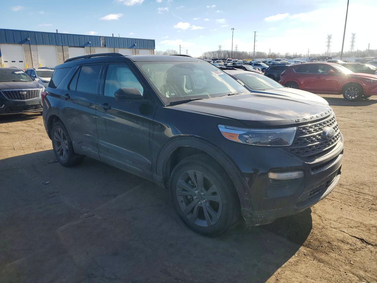 2022 Ford Explorer Xlt - Image 4
