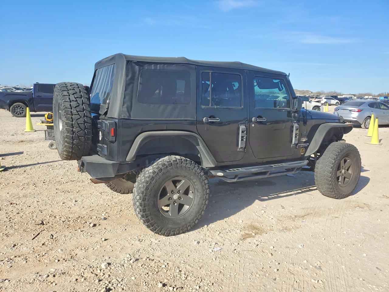2012 Jeep Wrangler Unlimited Sahara - Фото 3