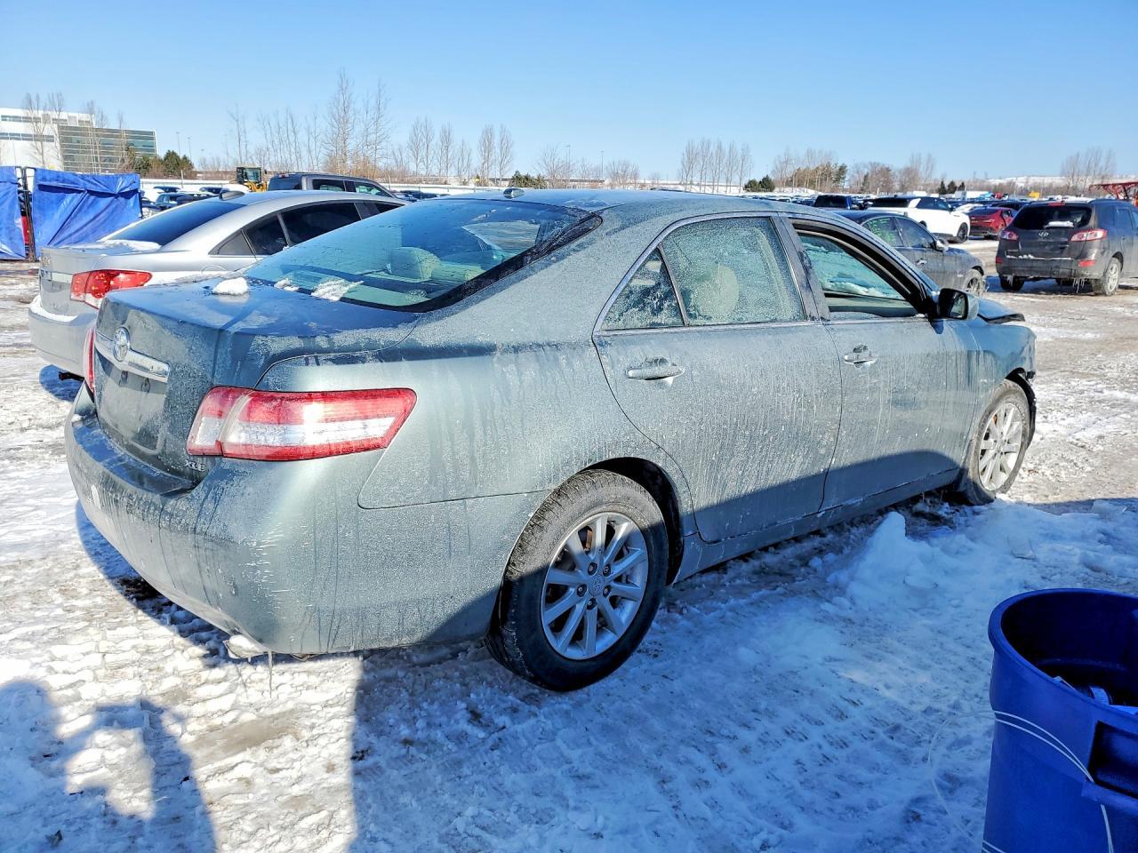 2011 Toyota Camry Base - Фото 3