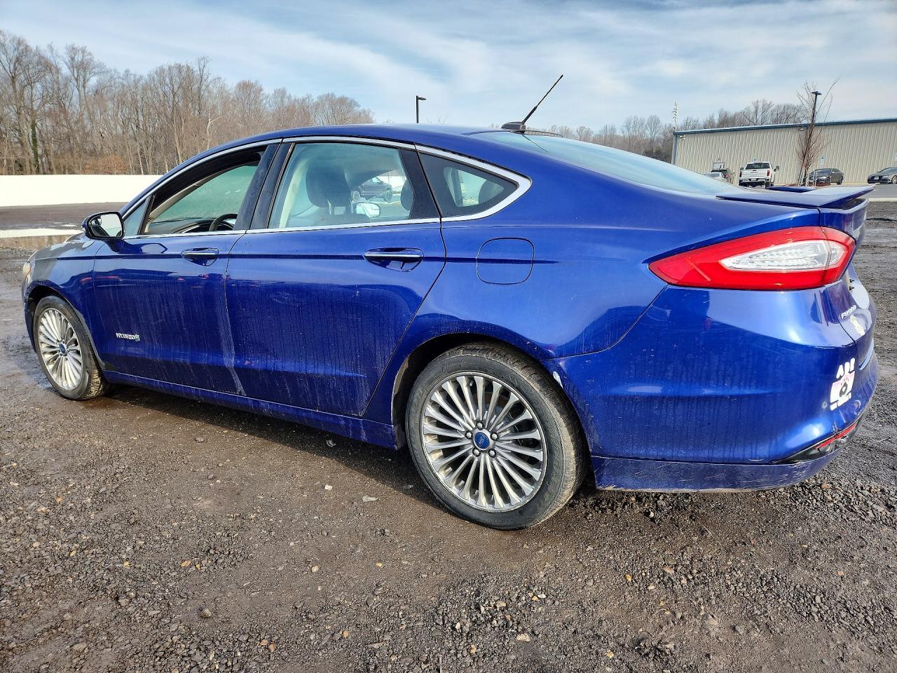 2014 Ford Fusion Titanium Hev - Image 2