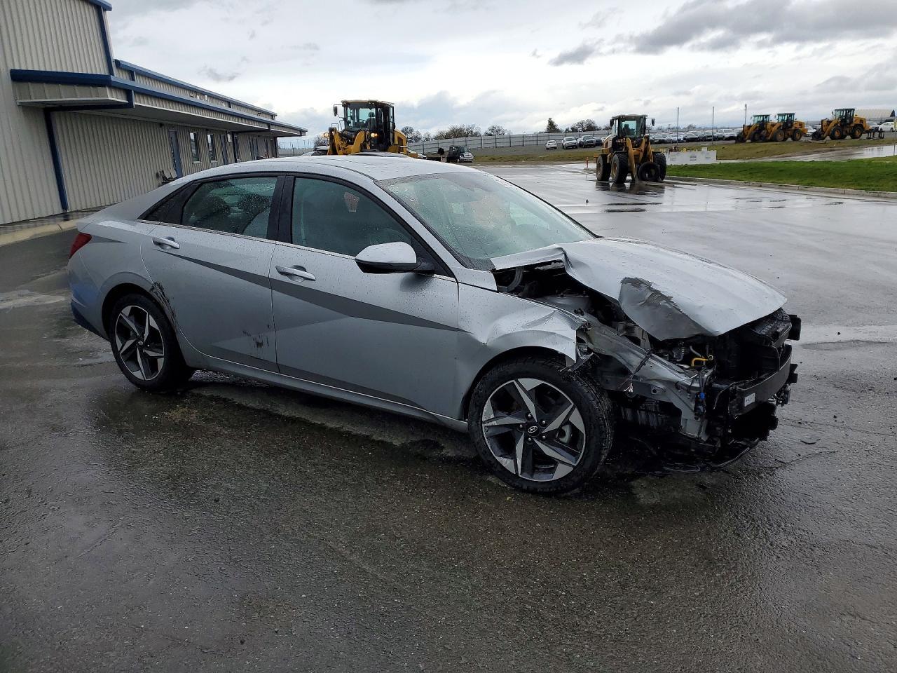 2022 Hyundai Elantra Limited - Фото 4