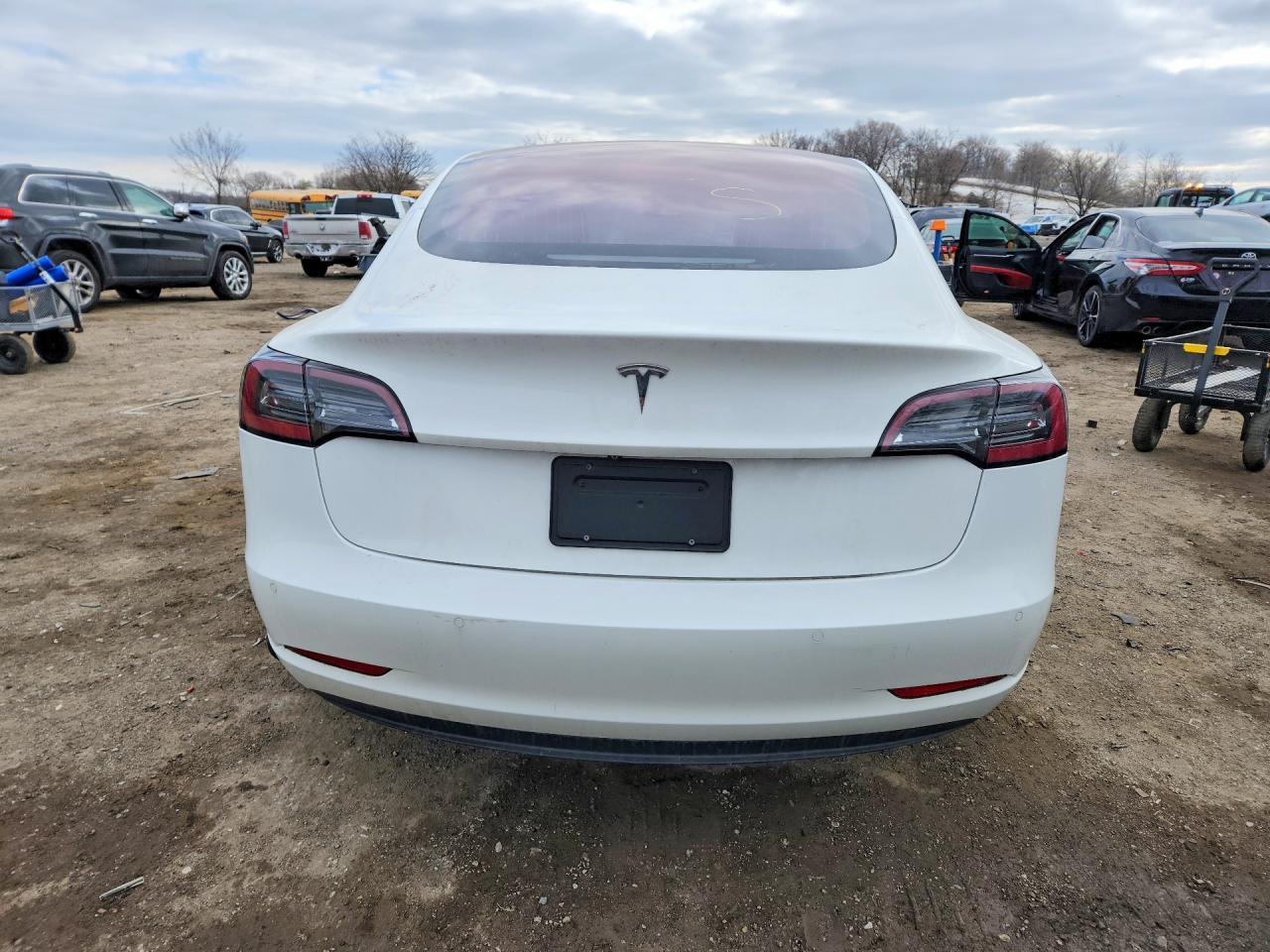 2019 Tesla Model 3 - Image 6