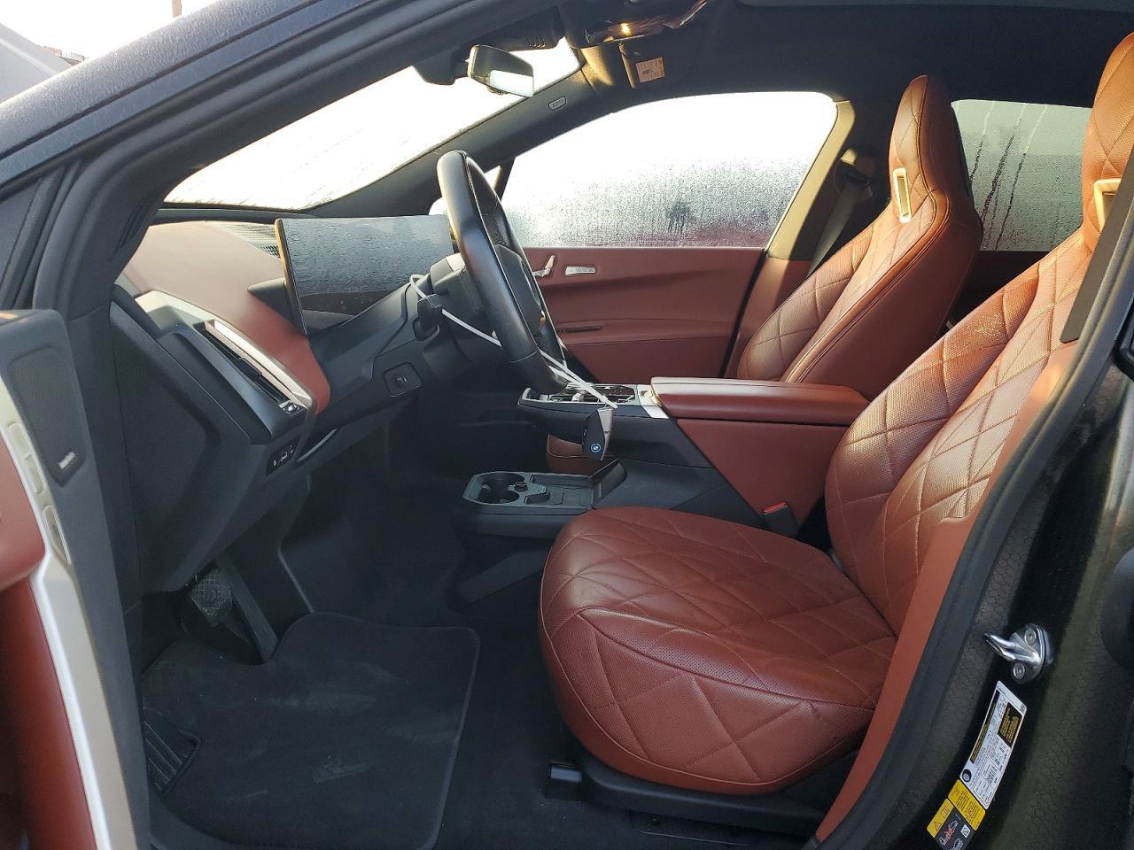 2022 BMW Ix xDrive50 - Фото 7