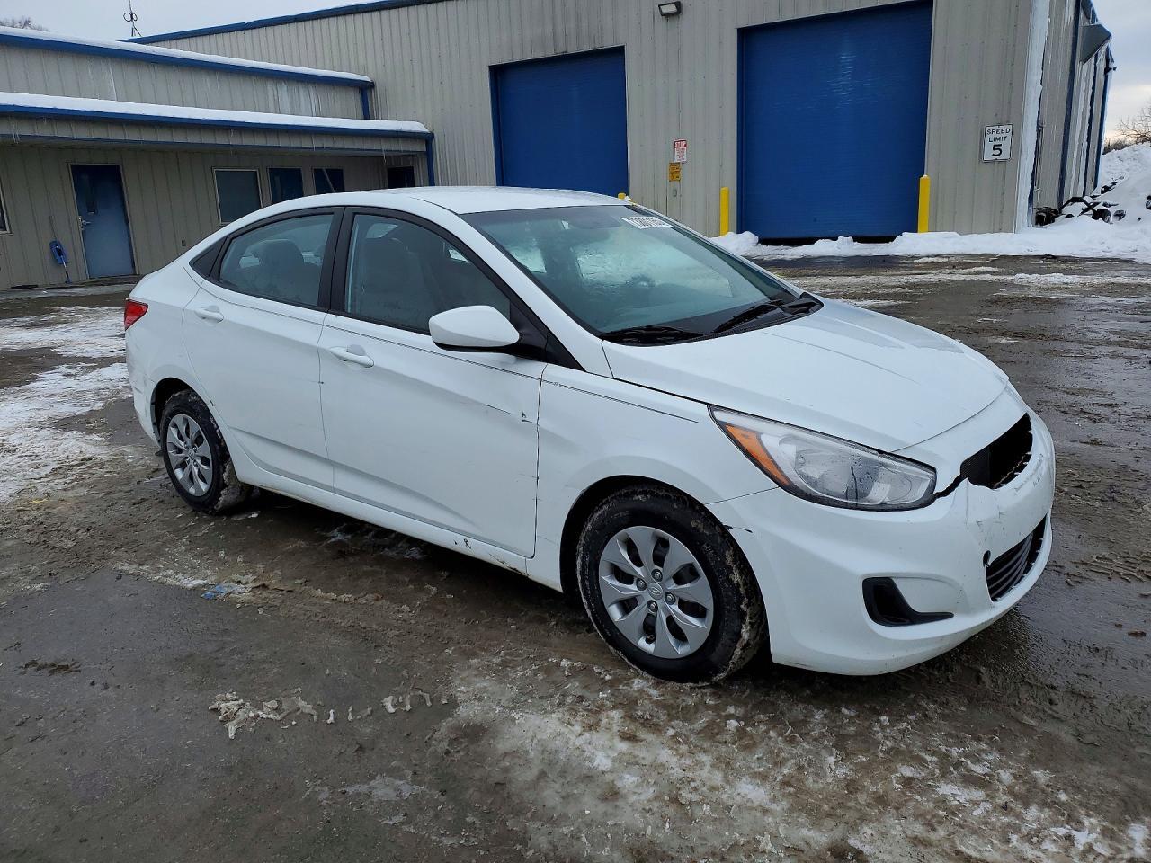 2017 Hyundai Accent Se - Image 4