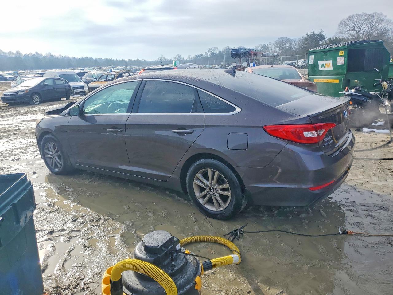 2017 Hyundai Sonata Se - Фото 2
