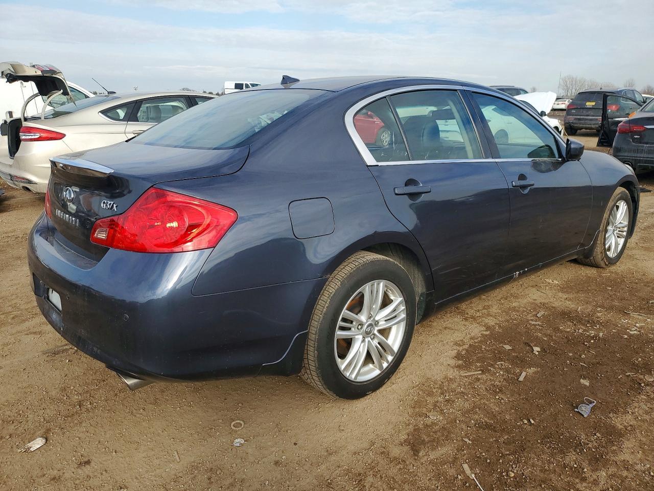 2011 Infiniti G37 - Фото 3