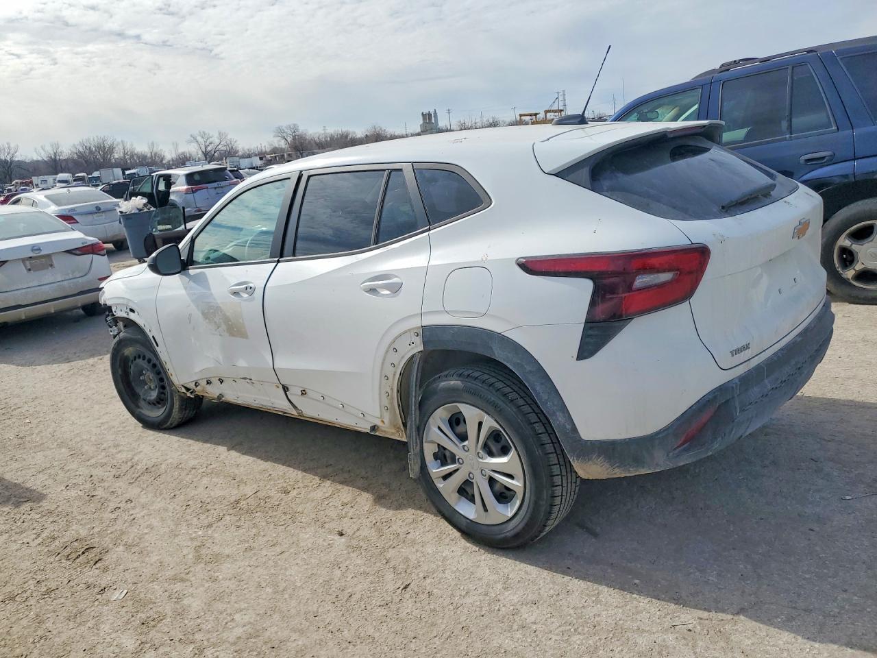 2025 Chevrolet Trax Ls - Image 2