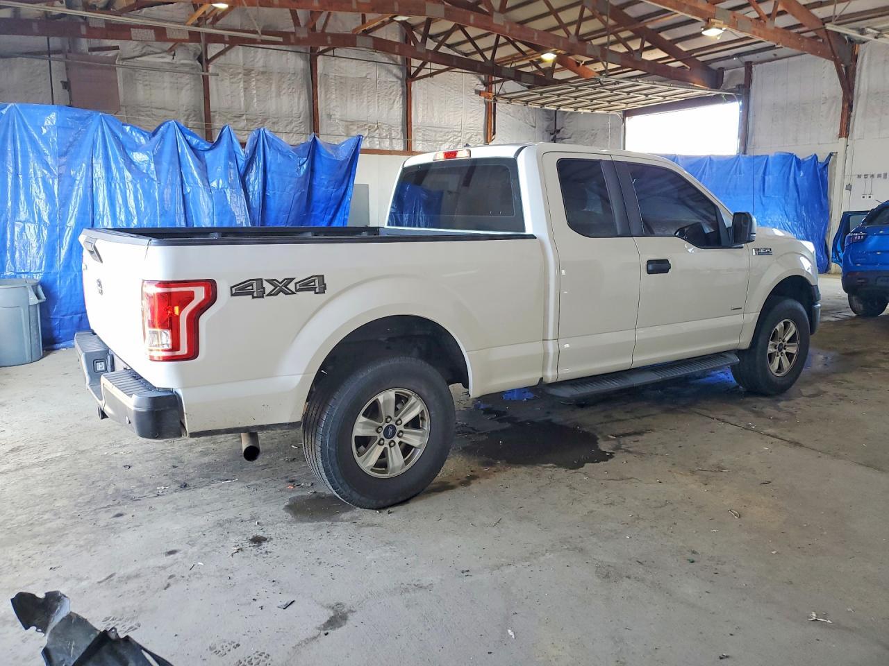2016 Ford F150 Super Cab - Фото 3