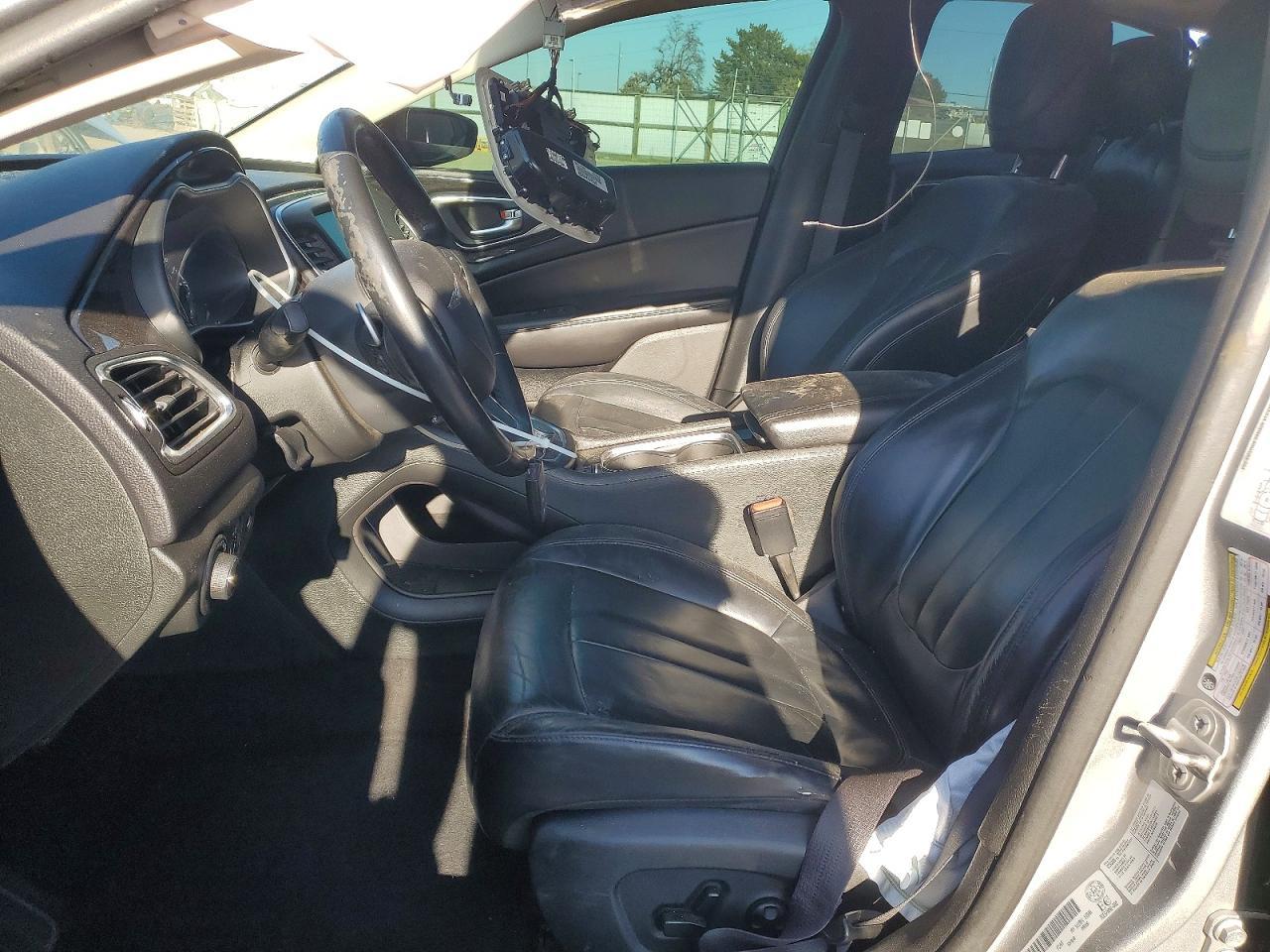 2015 Chrysler 200 C - Фото 7