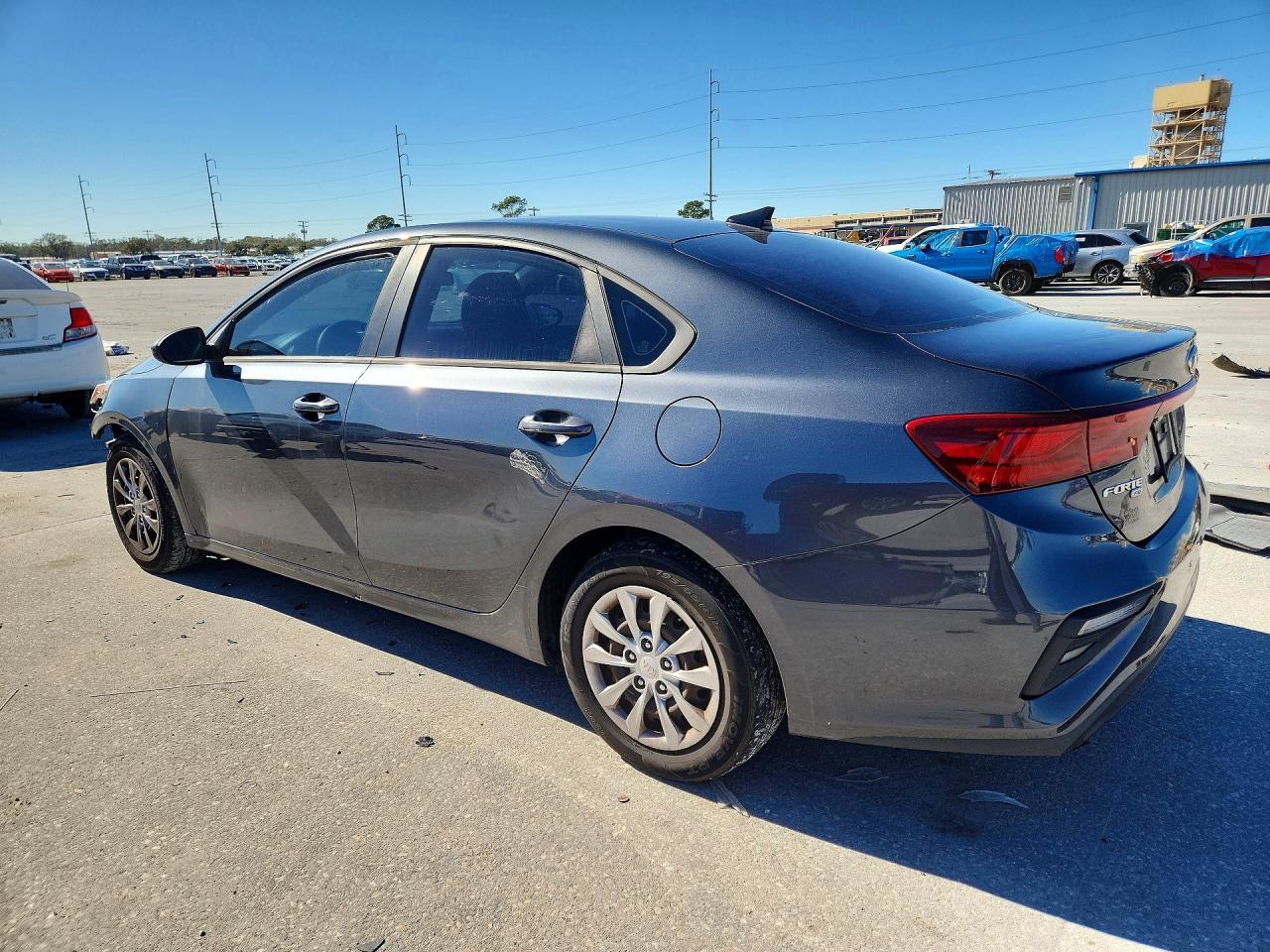 2021 Kia Forte Fe - Фото 2