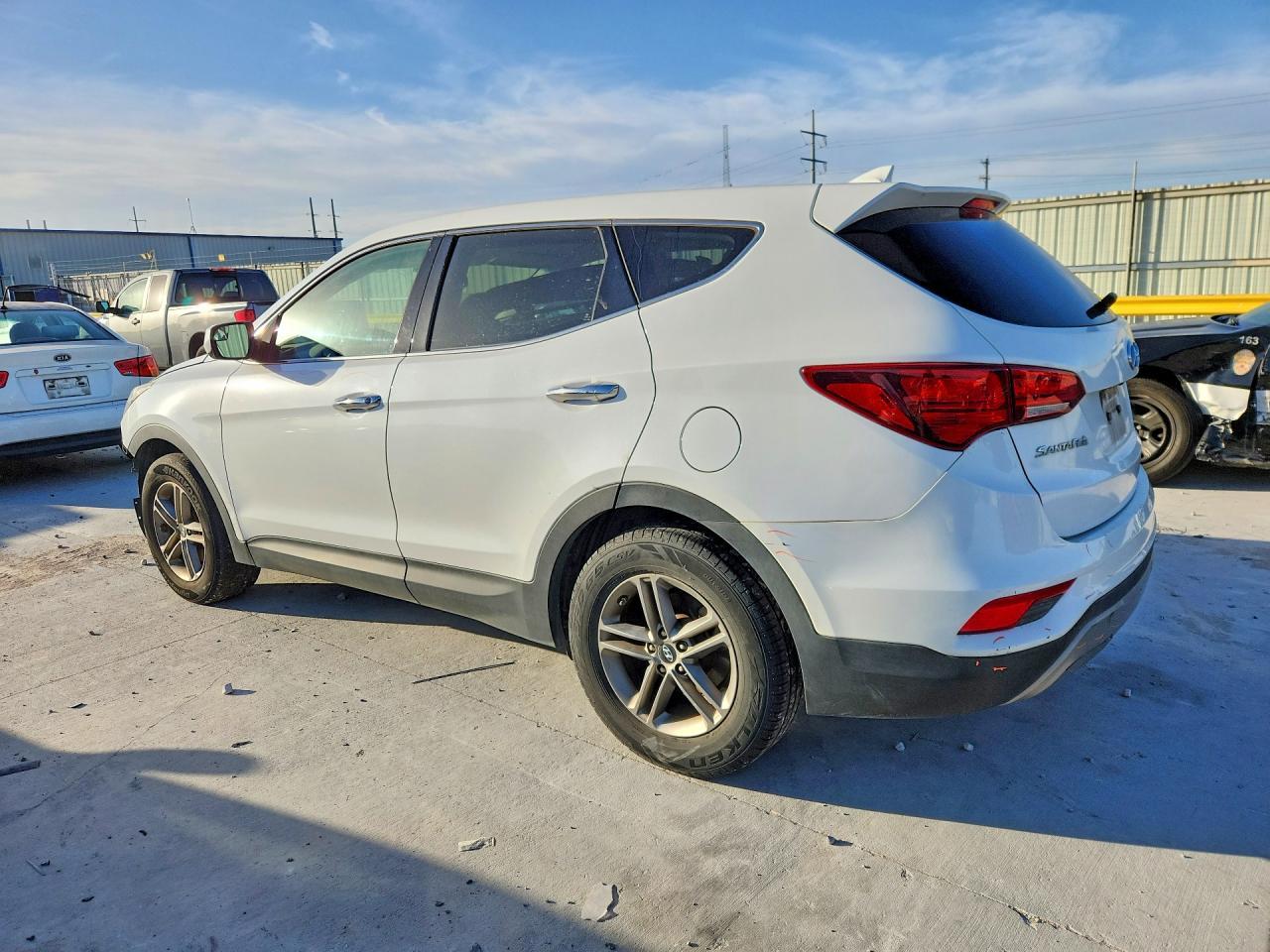 2017 Hyundai Santa Fe Sport 2.4L - Фото 2