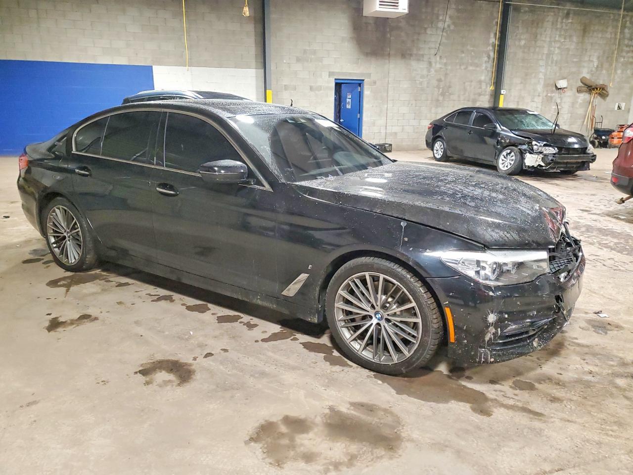 2018 BMW 530E - Фото 4