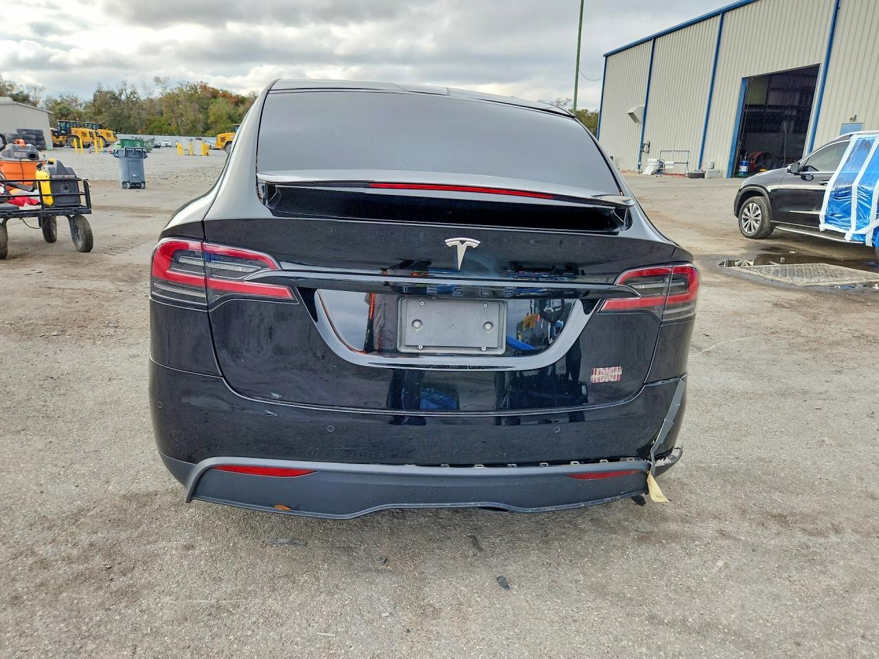 2022 Tesla Model X - Фото 6