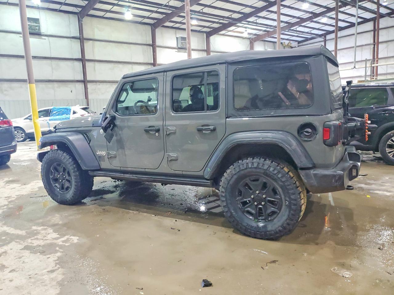 2019 Jeep Wrangler Unlimited Sport - Фото 2