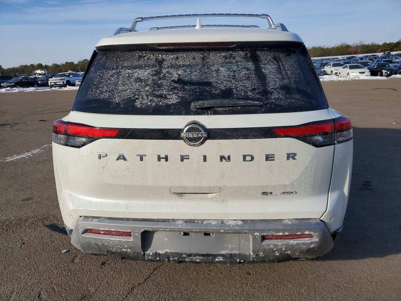 2023 Nissan Pathfinder Sl - Фото 6