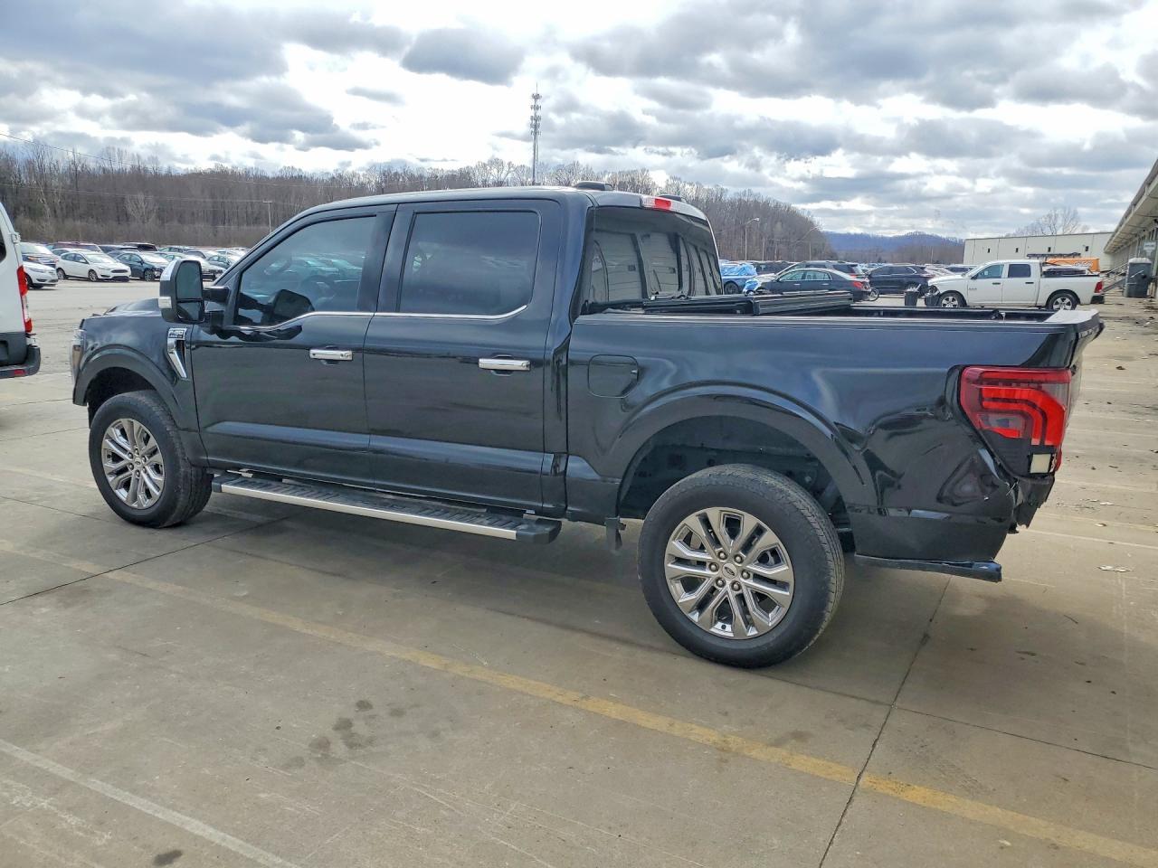 2025 Ford F150 Lariat - Фото 2