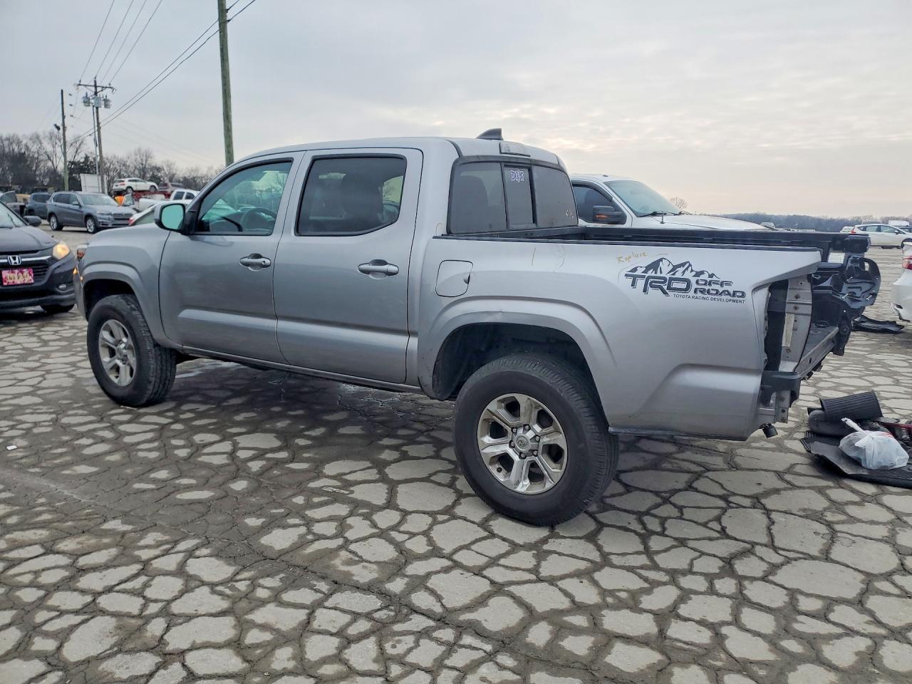 2020 Toyota Tacoma - Фото 2