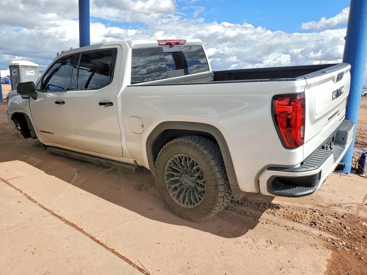 2024 GMC Sierra K1500 Denali - Фото 2