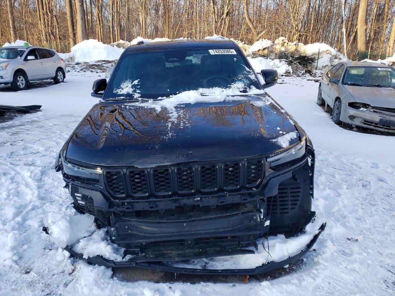 2024 Jeep Grand Cherokee Laredo - Image 5
