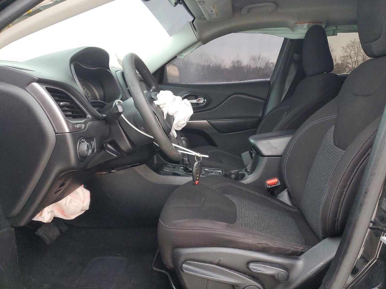 2020 Jeep Cherokee - Image 7