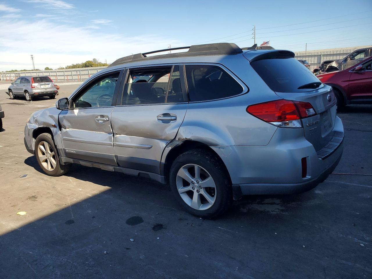 2013 Subaru Outback 2.5I Limited - Image 2