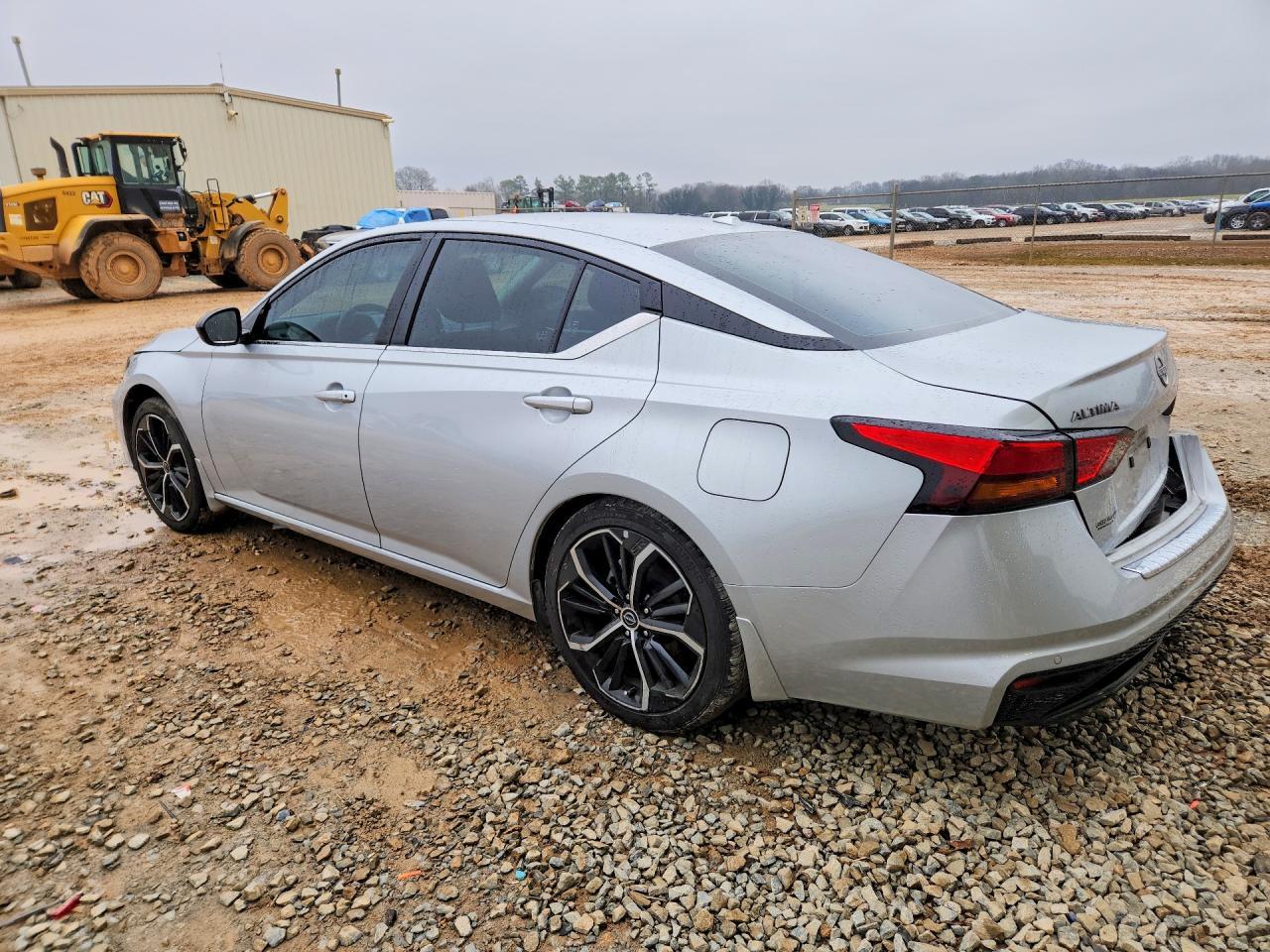2023 Nissan Altima Sr - Image 2