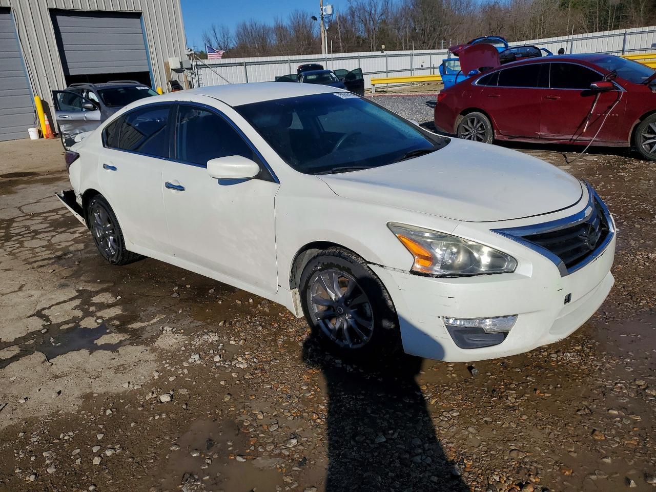 2015 Nissan Altima 2.5 - Image 4