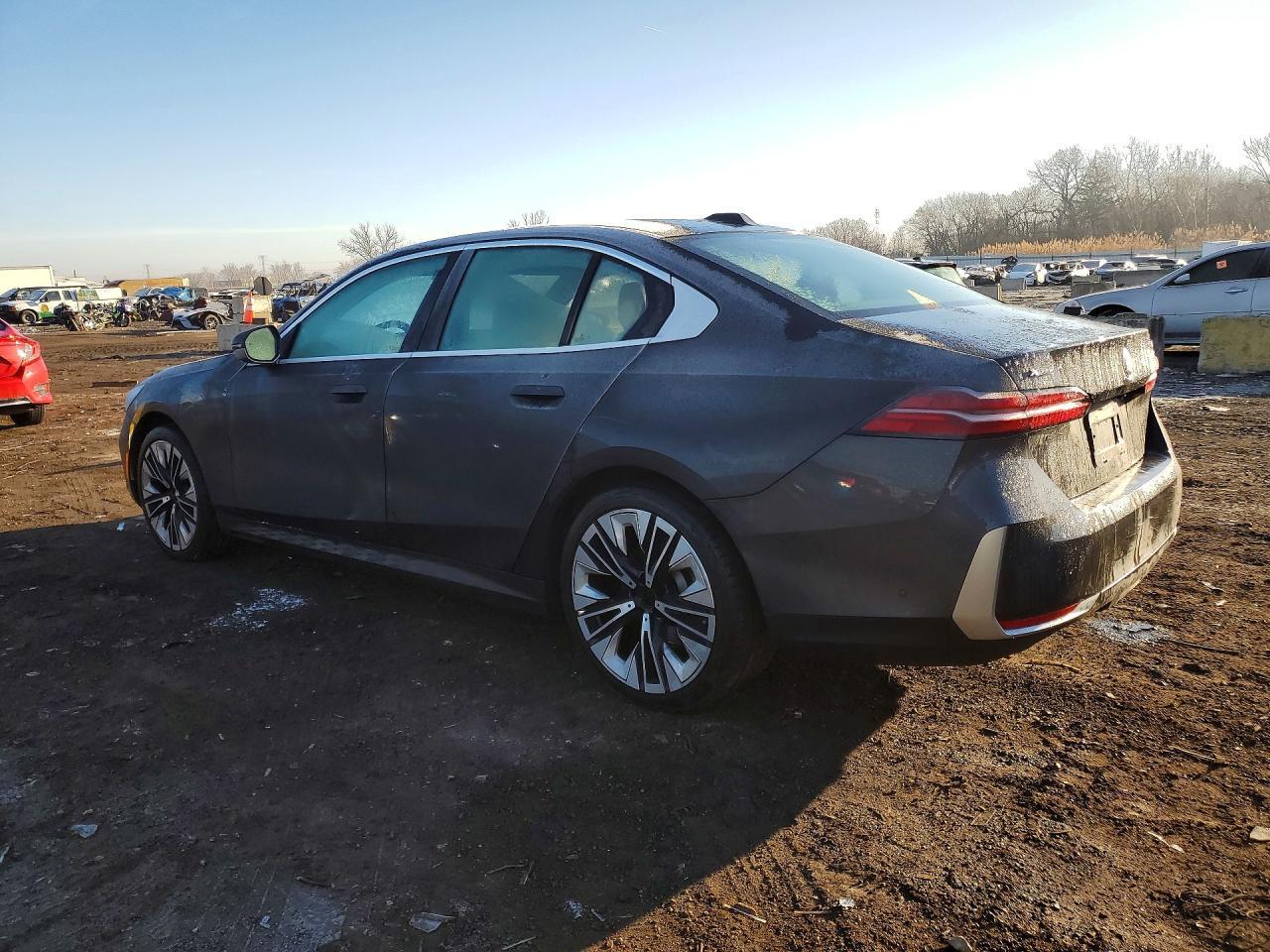 2024 BMW 530 Xi - Фото 2