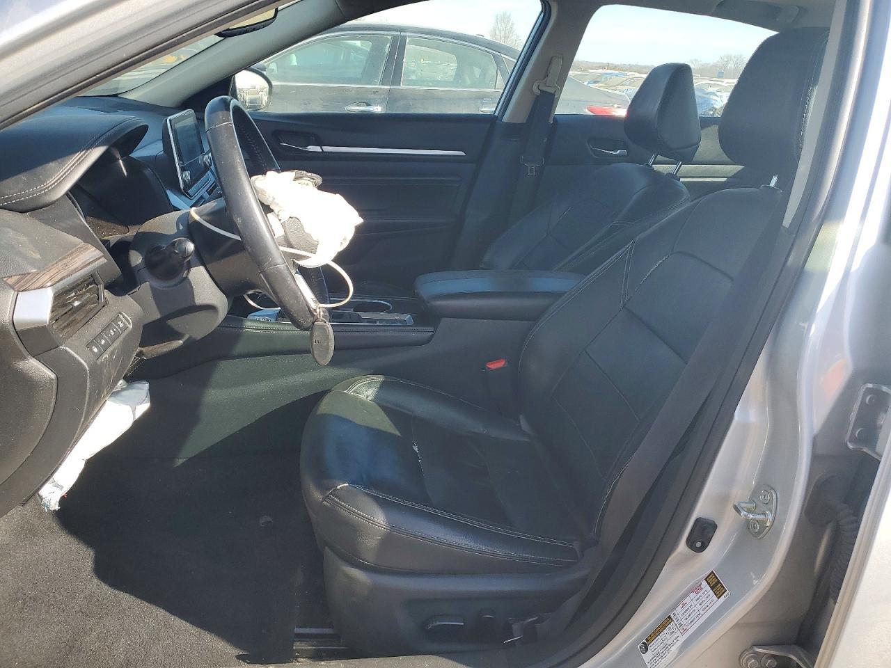 2021 Nissan Altima Platinum - Image 7