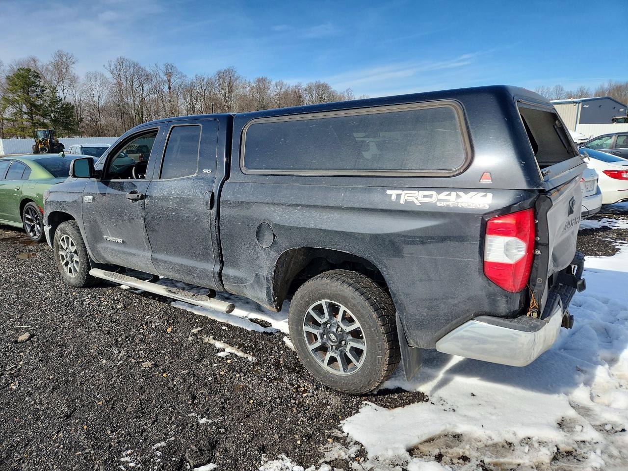 2015 Toyota Tundra Sr5 - Image 2