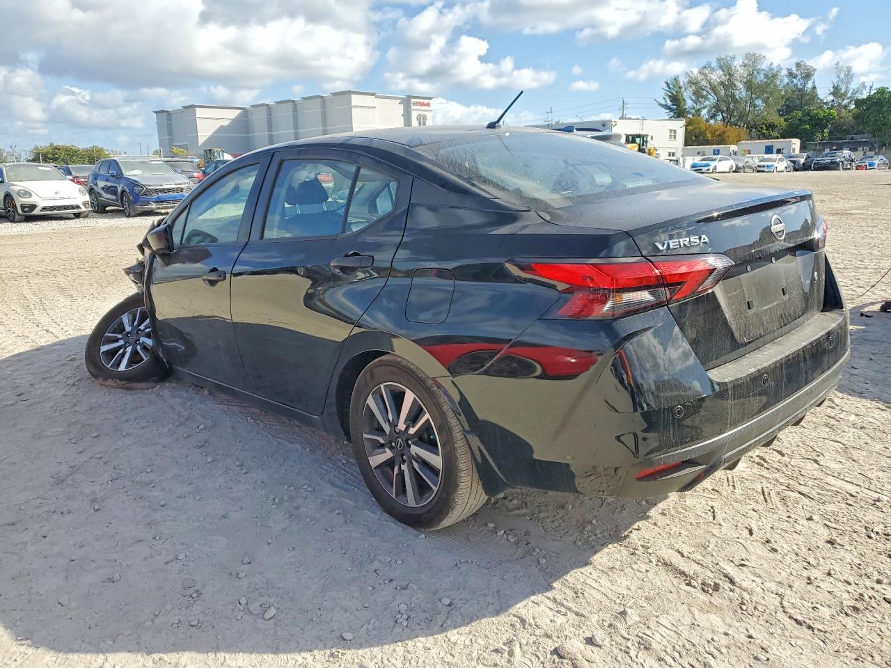 2024 Nissan Versa S - Фото 2