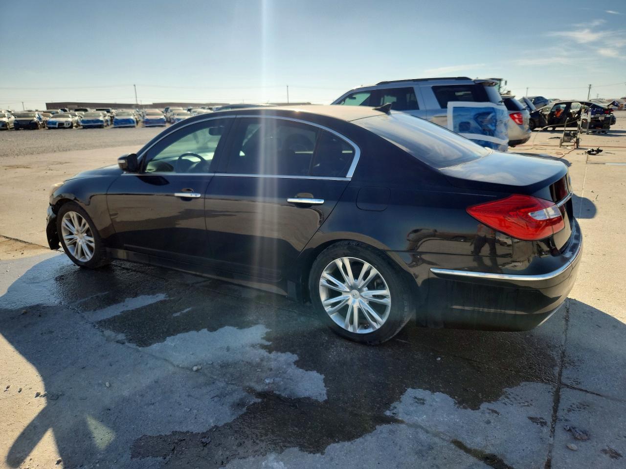 2012 Hyundai Genesis 3.8L - Фото 2