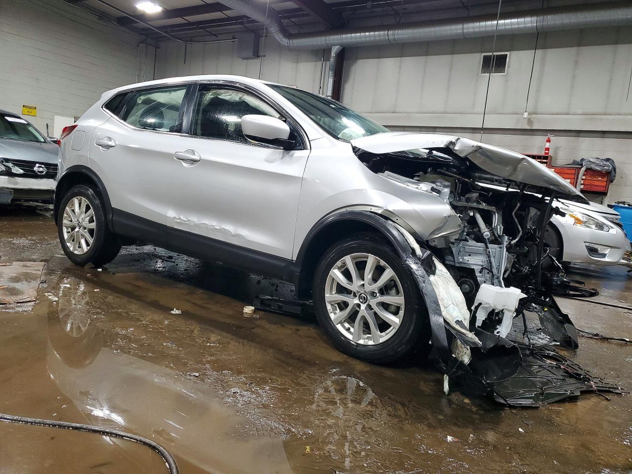 2021 Nissan Rogue Sport S - Фото 4