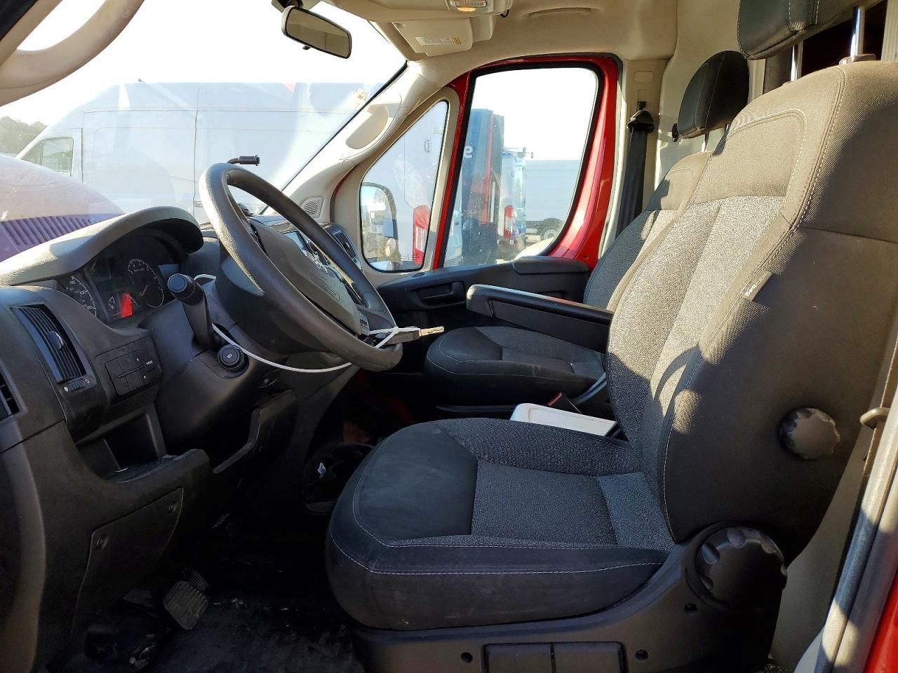 2020 Ram Promaster 3500 Delivery Van - Фото 7