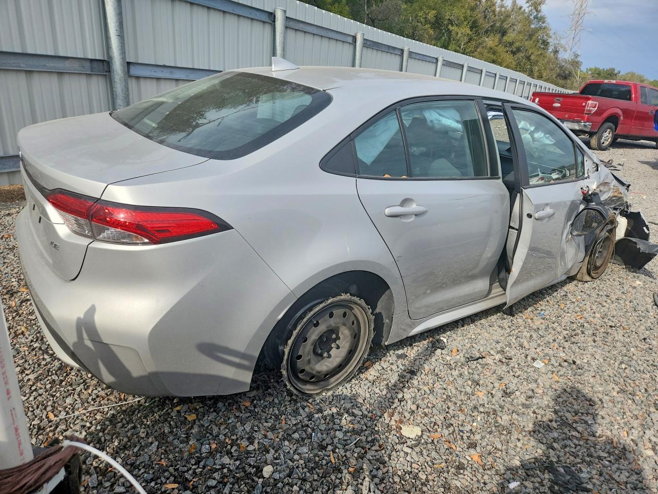 2020 Toyota Corolla Le - Фото 3