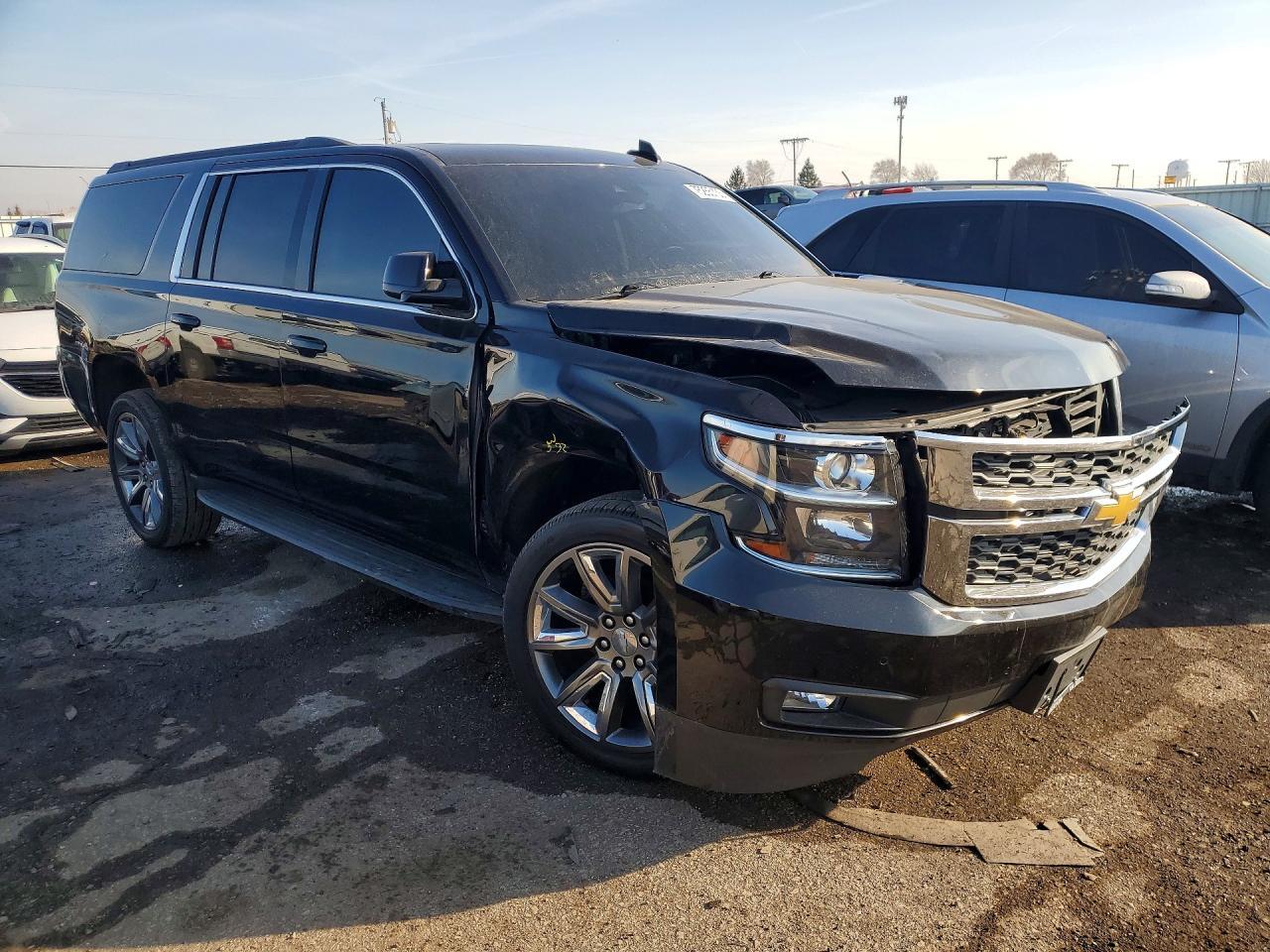 2017 Chevrolet Suburban K1500 Lt - Фото 4