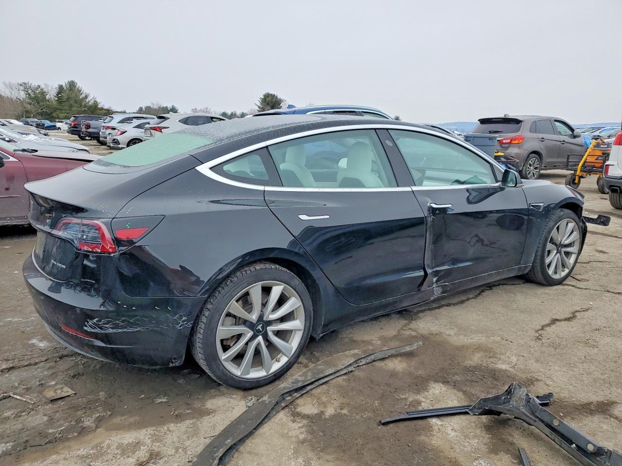 2019 Tesla Model 3 - Image 3