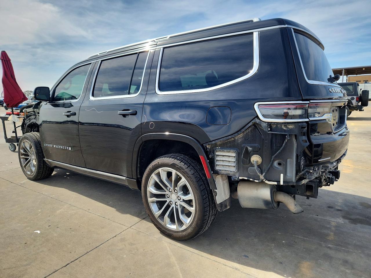 2022 Jeep Grand Wagoneer Series Ii - Фото 2