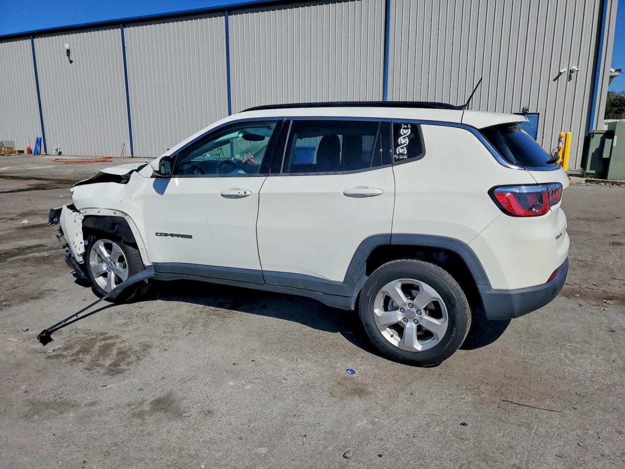 2020 Jeep Compass Latitude - Фото 2