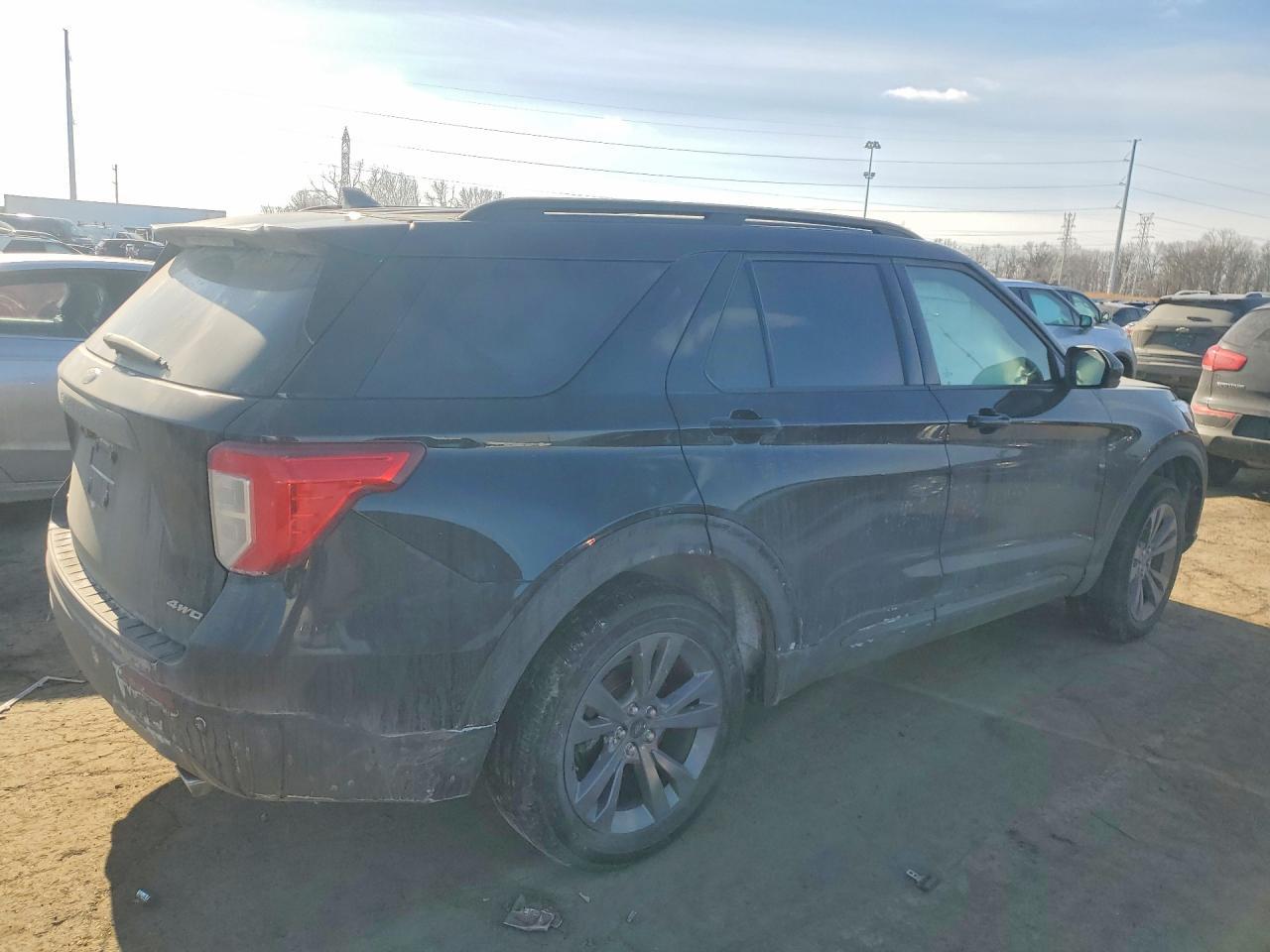 2022 Ford Explorer Xlt - Image 3