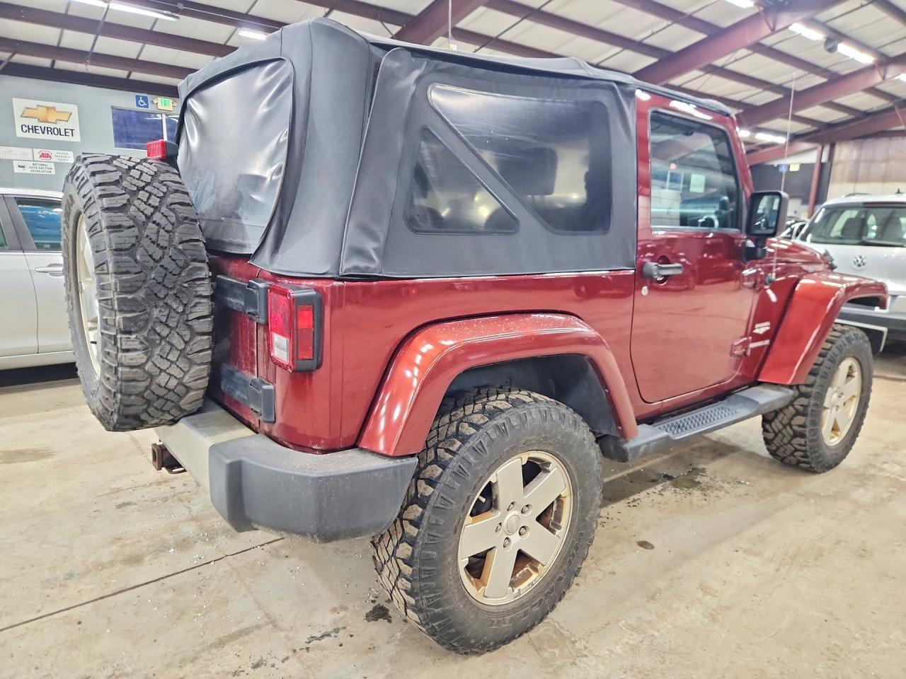 2010 Jeep Wrangler Sahara - Фото 3