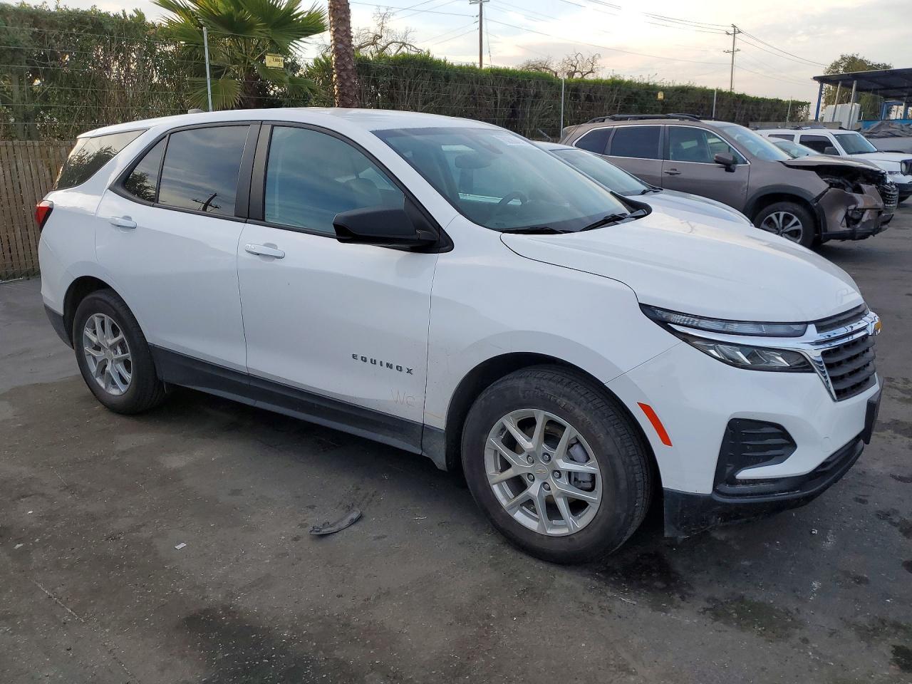2024 Chevrolet Equinox Ls - Image 4